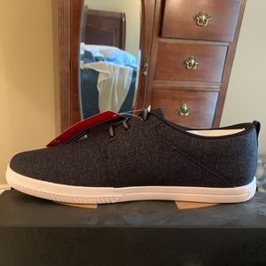 NWT Under Armour Men’s Sneaker